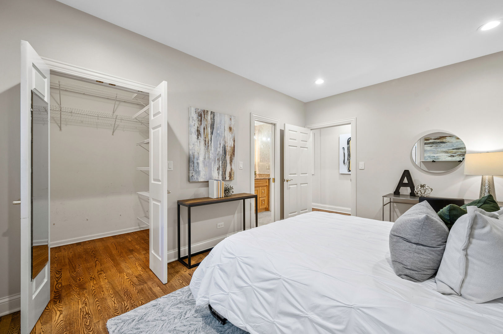 1456 W Wolfram Street Unit: 2