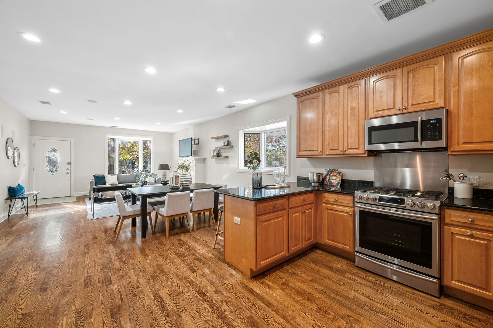 1456 W Wolfram Street Unit: 2