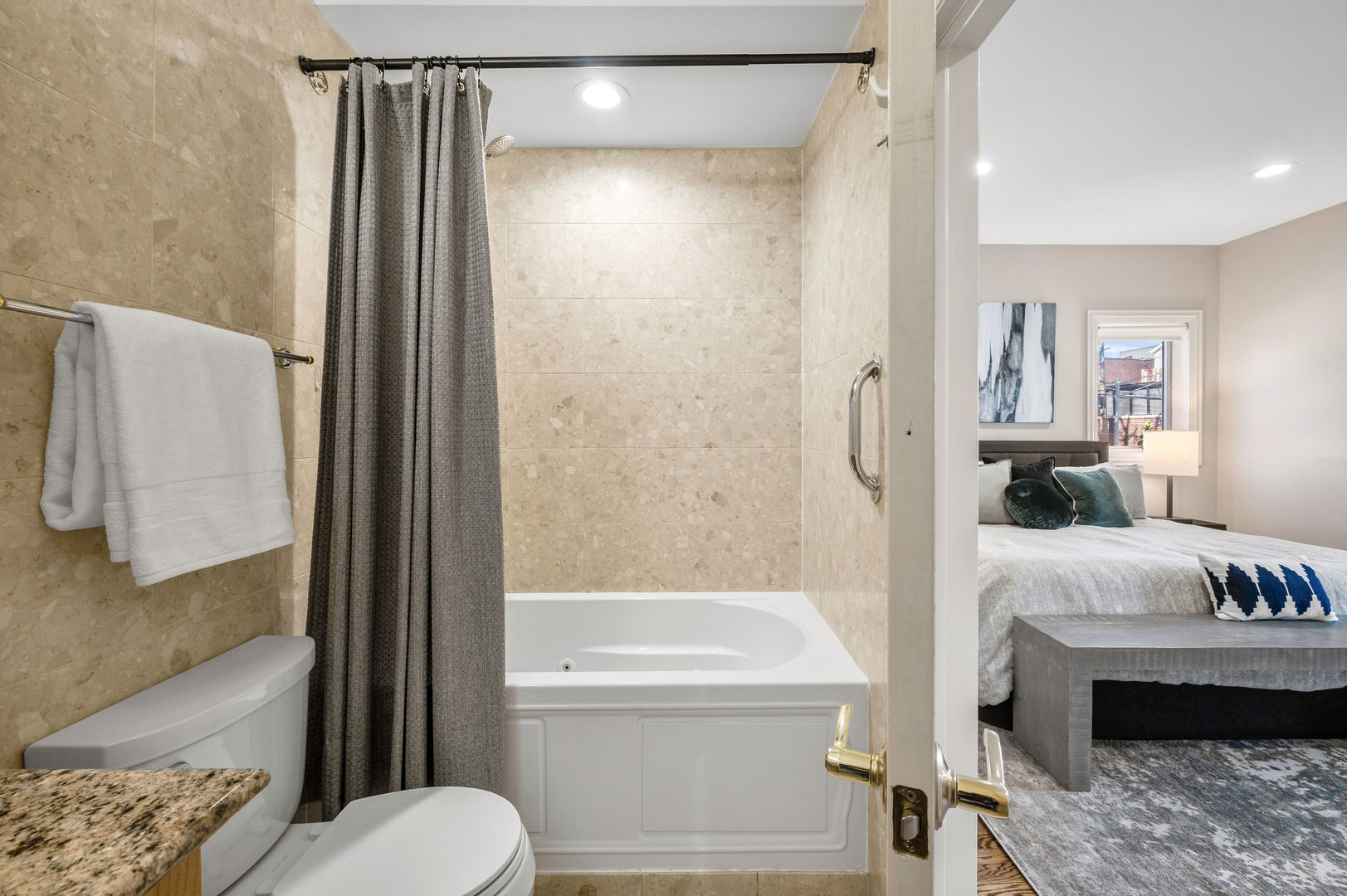 1456 W Wolfram Street Unit: 2