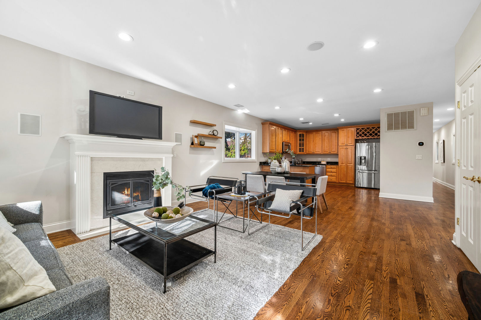 1456 W Wolfram Street Unit: 2