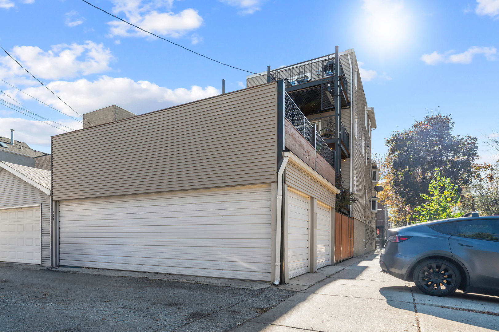 1456 W Wolfram Street Unit: 2