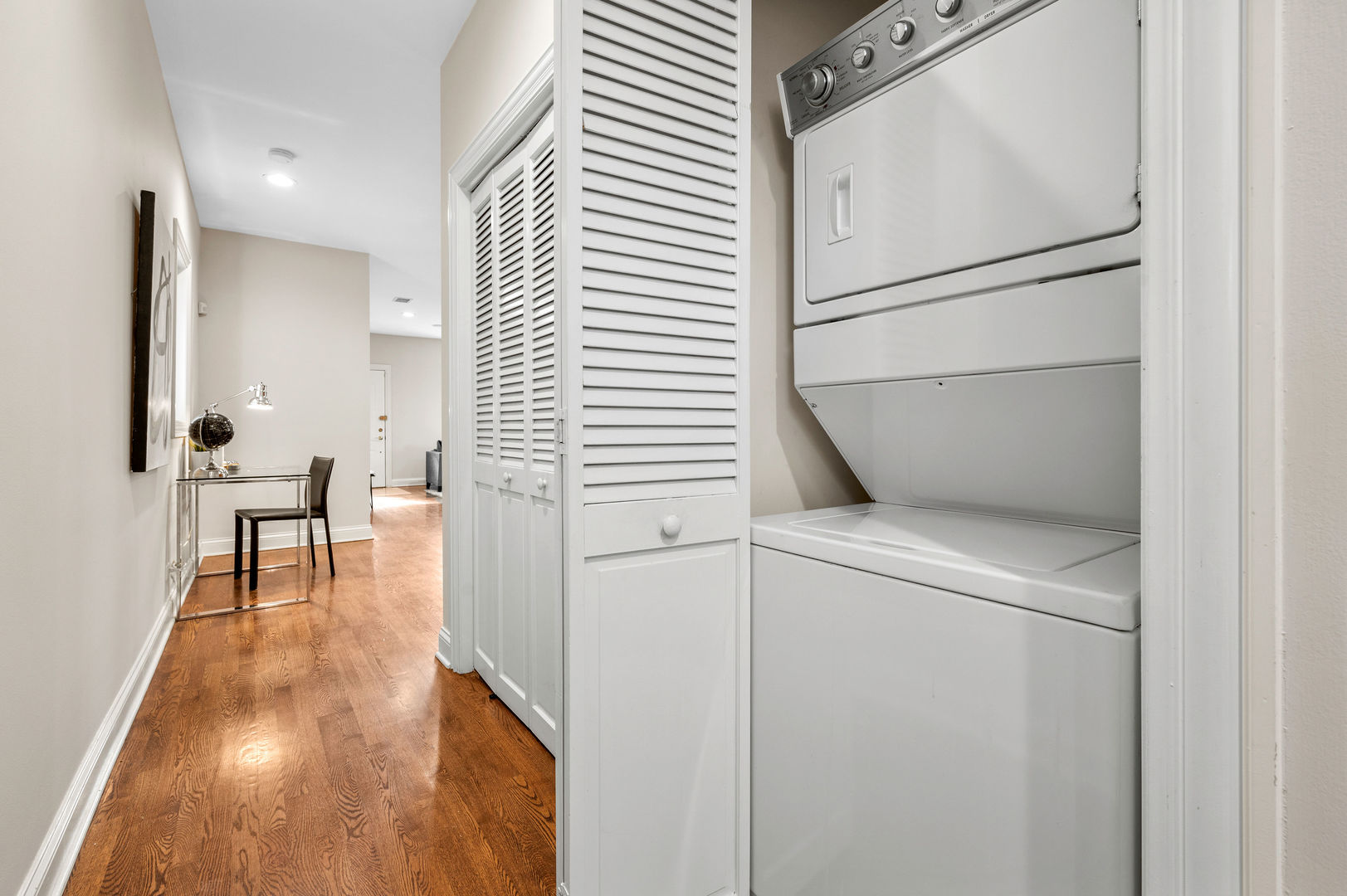 1456 W Wolfram Street Unit: 2