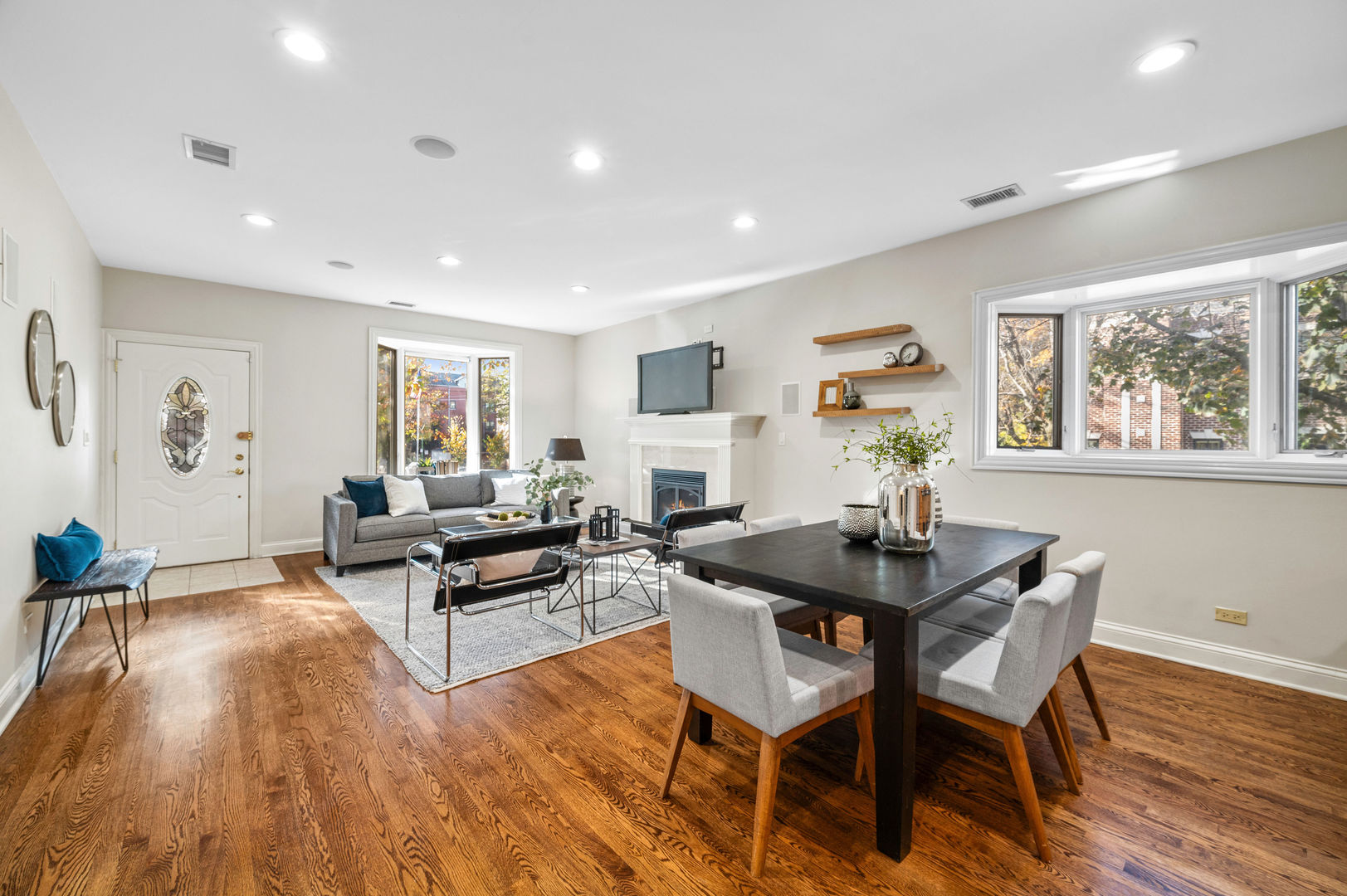 1456 W Wolfram Street Unit: 2