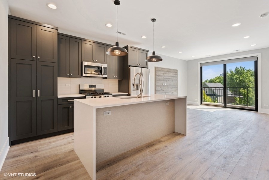 3720 N Ashland Avenue Unit: 304