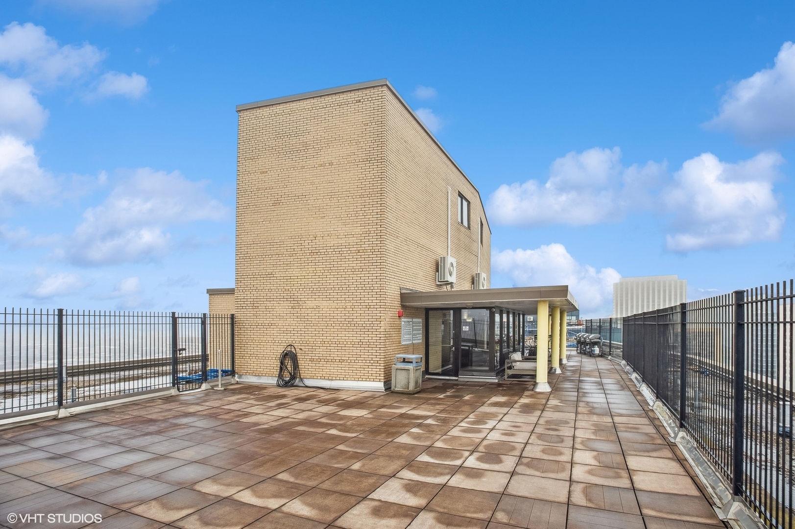 2930 N Sheridan Road Unit: 1511