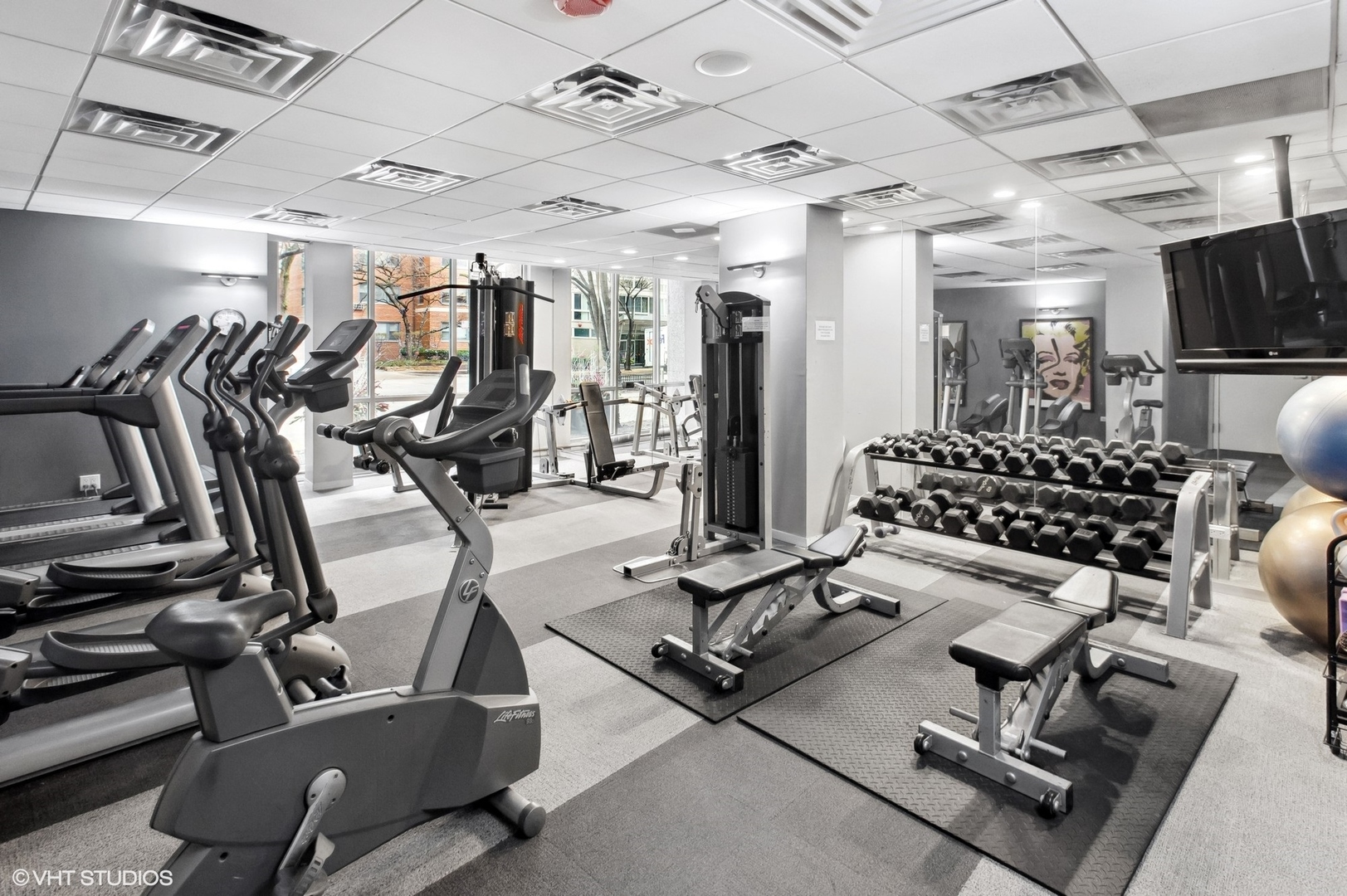 2930 N Sheridan Road Unit: 1511