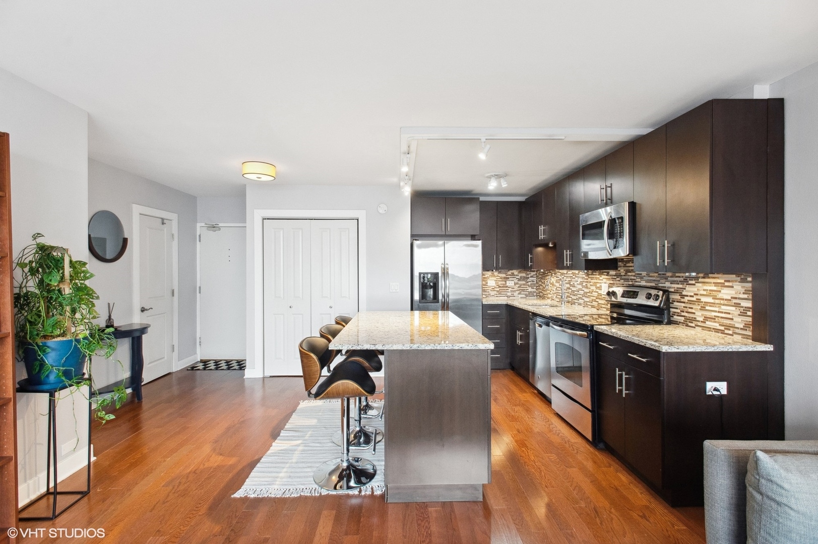 2930 N Sheridan Road Unit: 1511