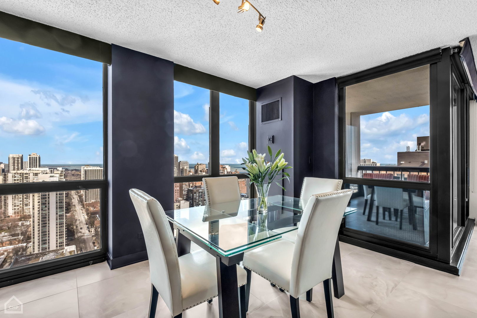 1122 N Clark Street Unit: 3606