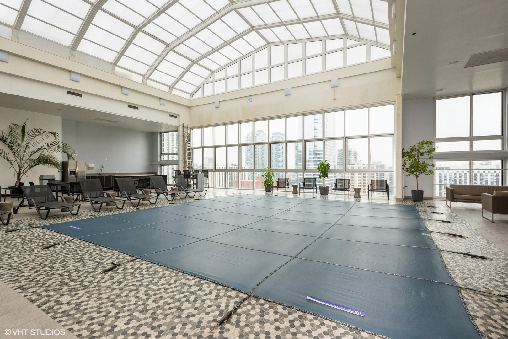 1221 N DEARBORN Street Unit: 607S