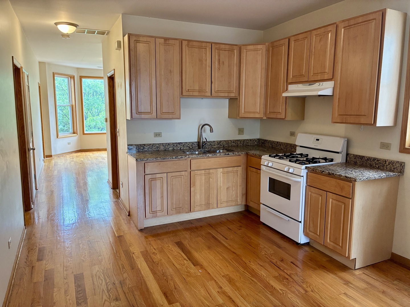 2710 N Ridgeway Avenue Unit: 2