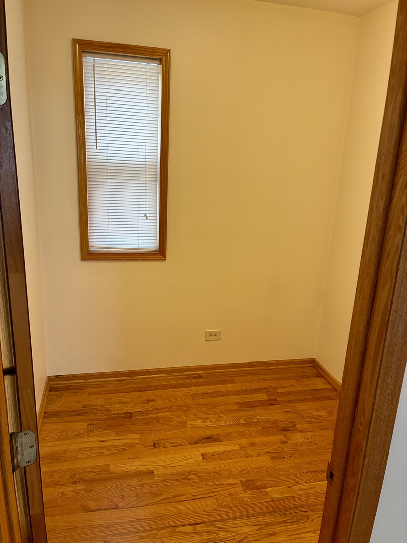 2710 N Ridgeway Avenue Unit: 2