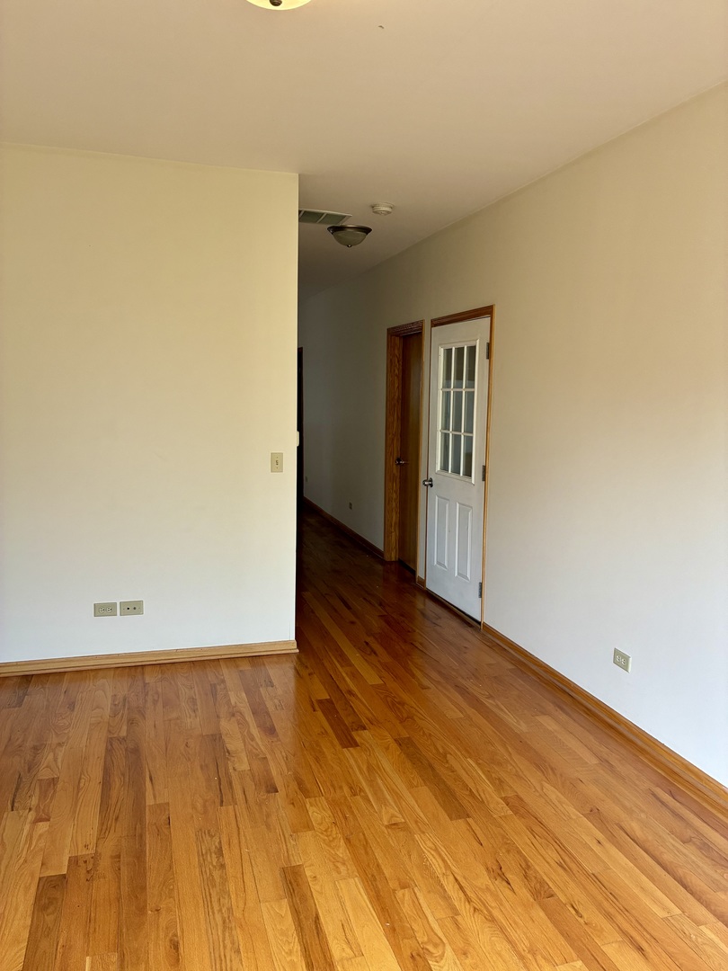 2710 N Ridgeway Avenue Unit: 2