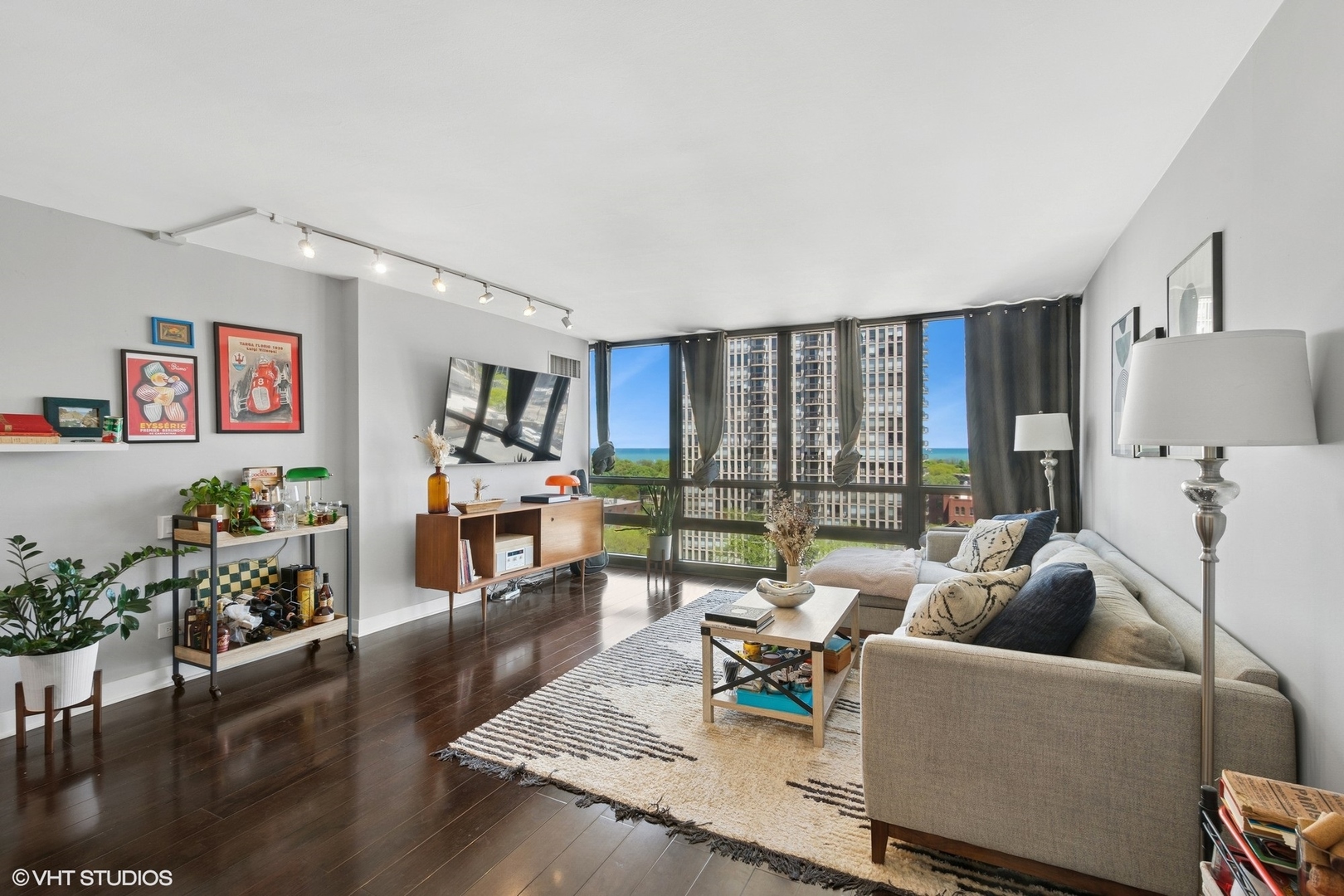 1636 N Wells Street Unit: 1107