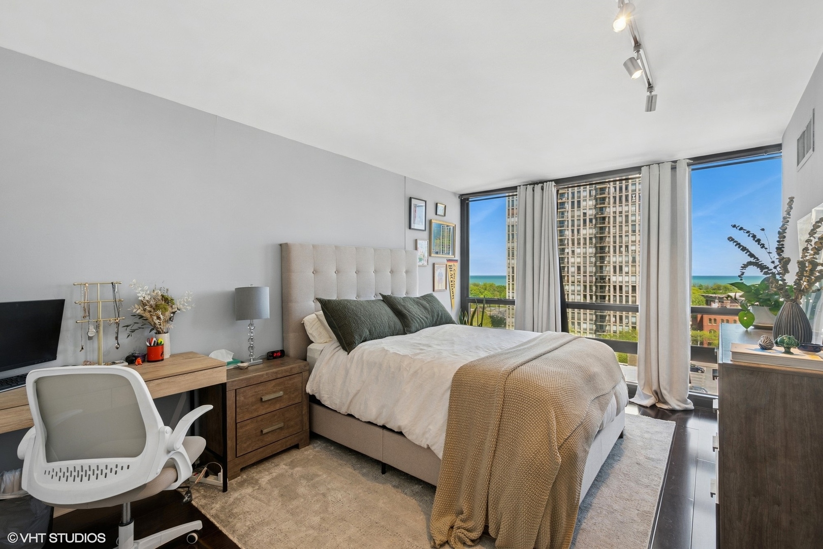 1636 N Wells Street Unit: 1107