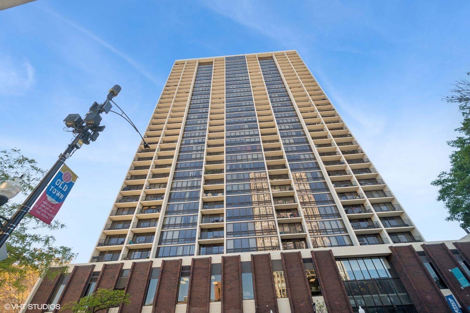 1636 N Wells Street Unit: 1107