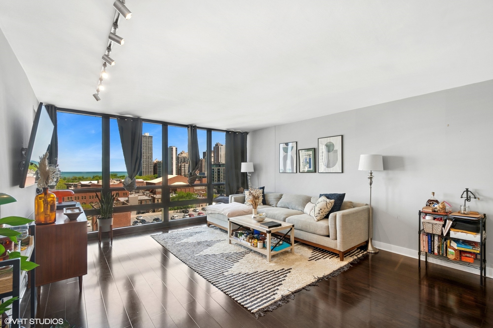 1636 N Wells Street Unit: 1107