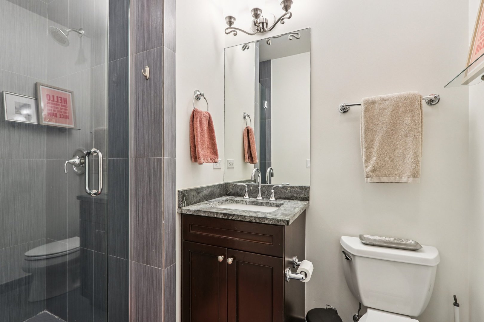 927 W AGATITE Avenue Unit: 1S