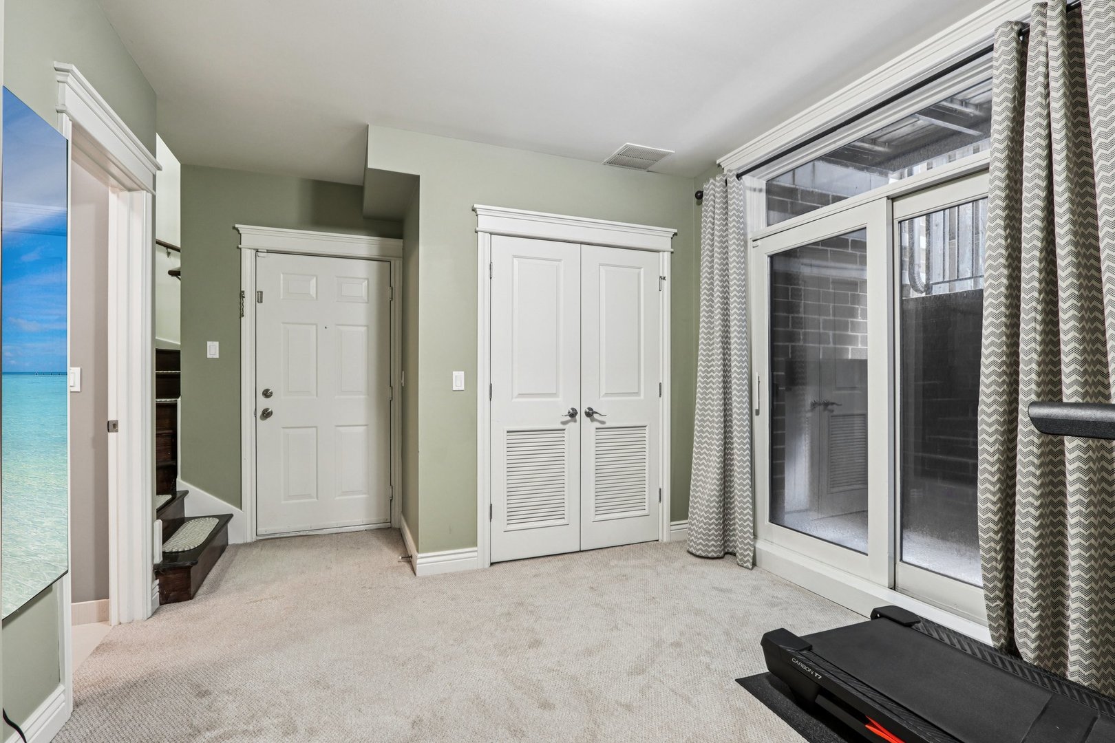 927 W AGATITE Avenue Unit: 1S