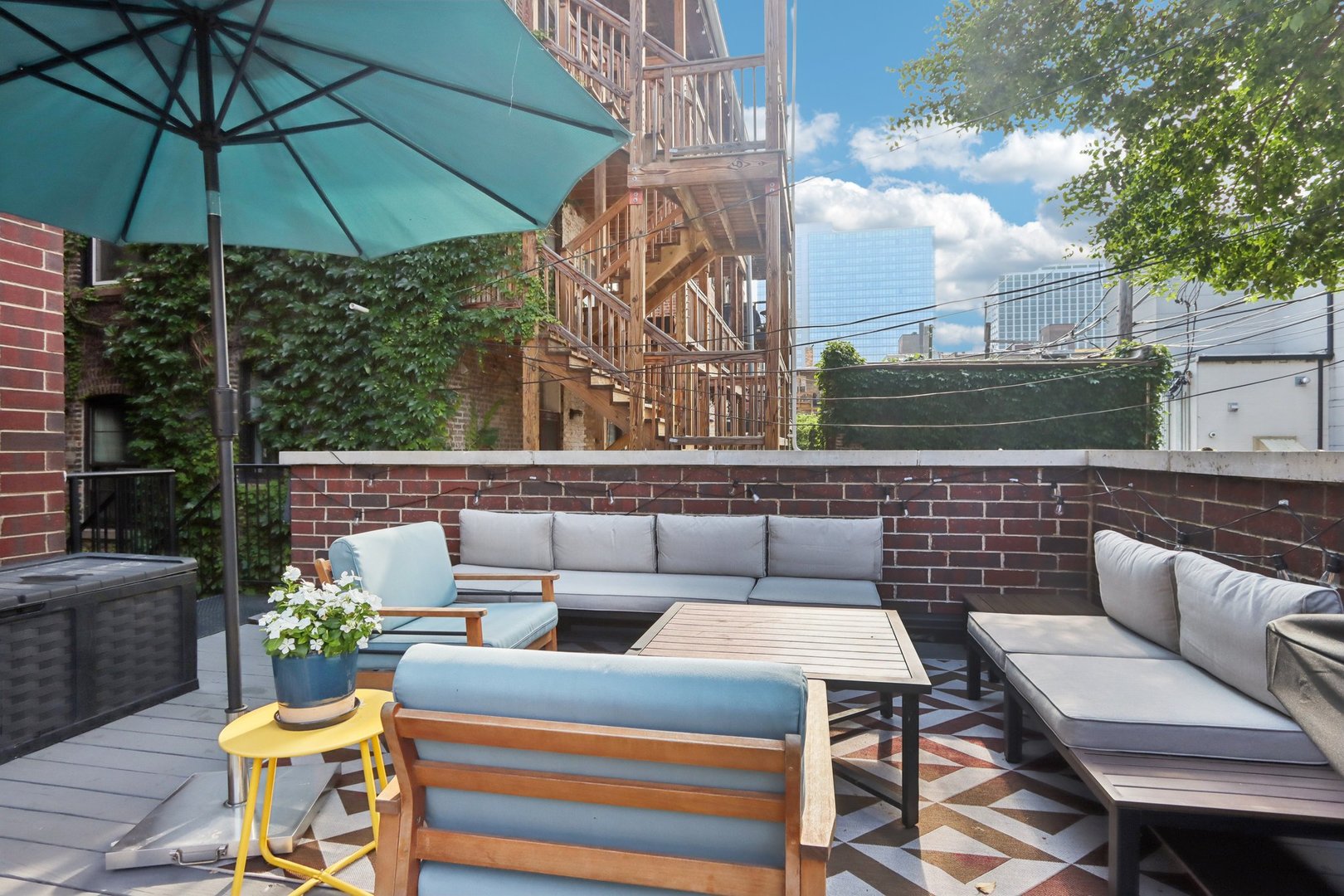 927 W AGATITE Avenue Unit: 1S