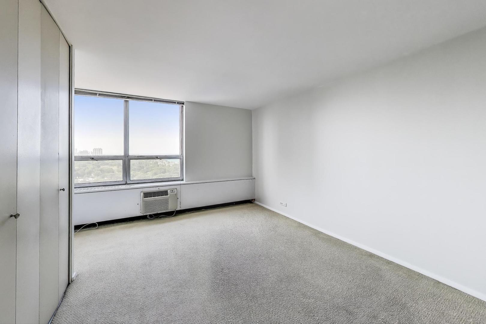 70 W Burton Place Unit: 2601
