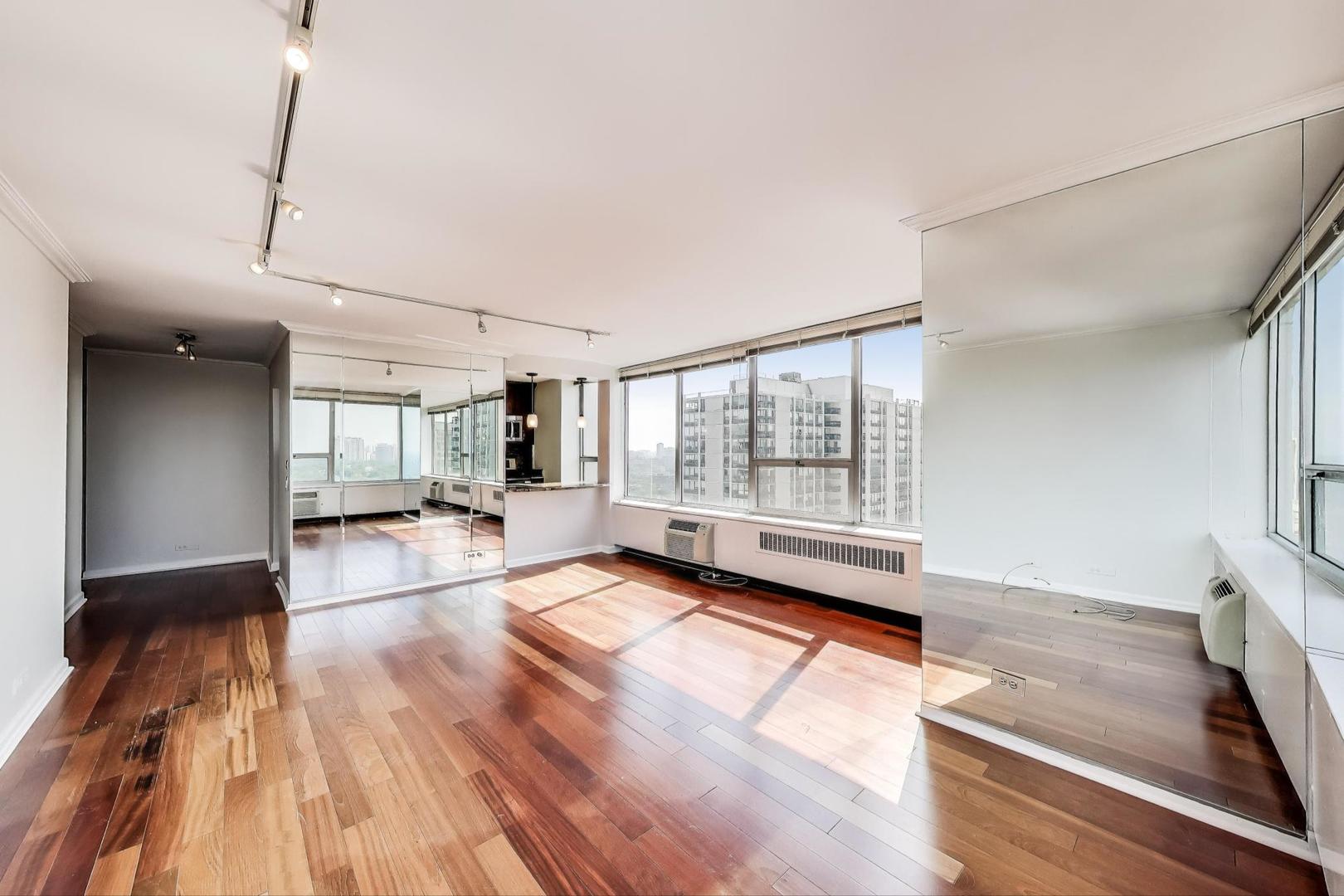 70 W Burton Place Unit: 2601