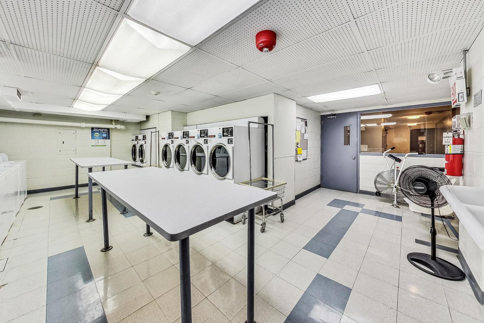 70 W Burton Place Unit: 2601