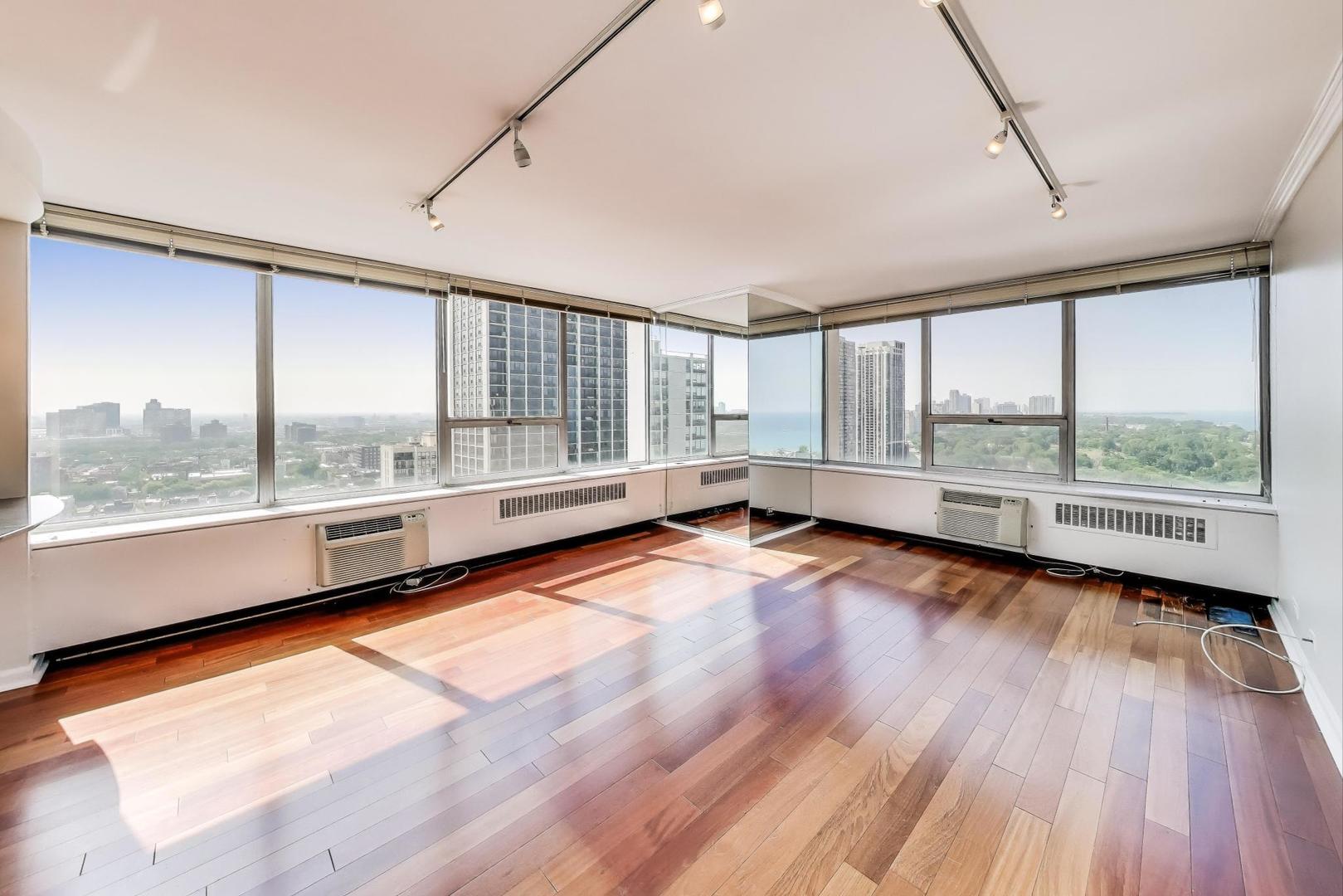 70 W Burton Place Unit: 2601