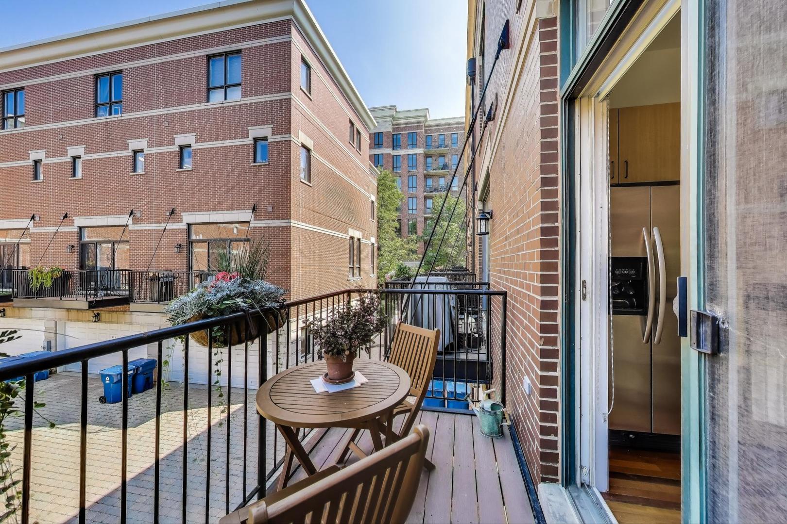 1219 N Sedgwick Street