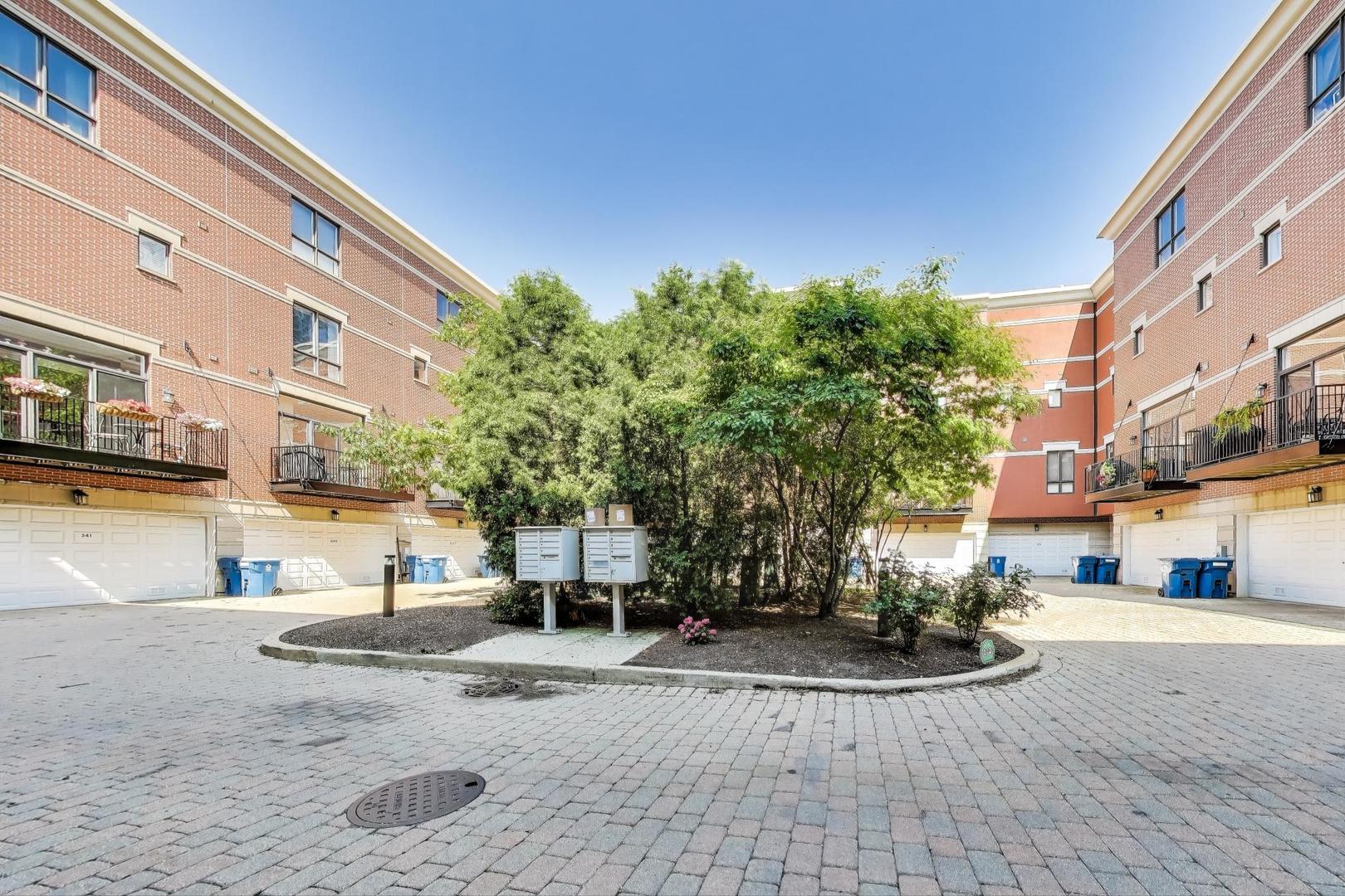 1219 N Sedgwick Street