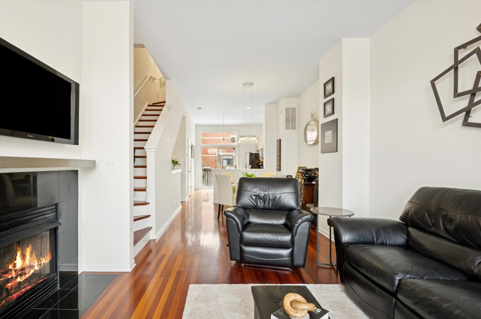 1219 N Sedgwick Street