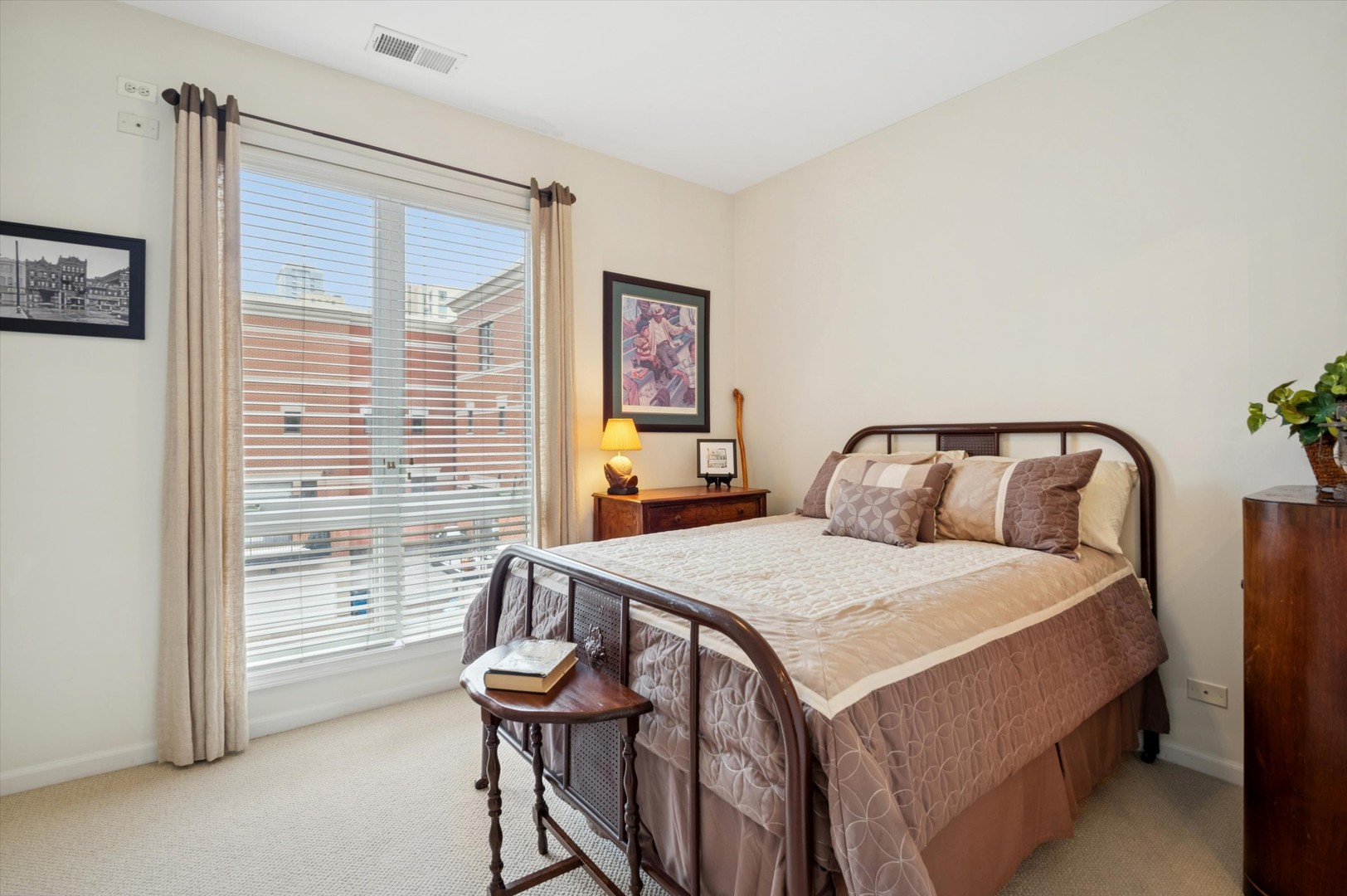 1219 N Sedgwick Street