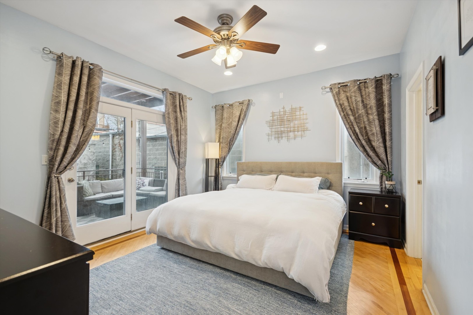 1407 N Campbell Avenue Unit: 1