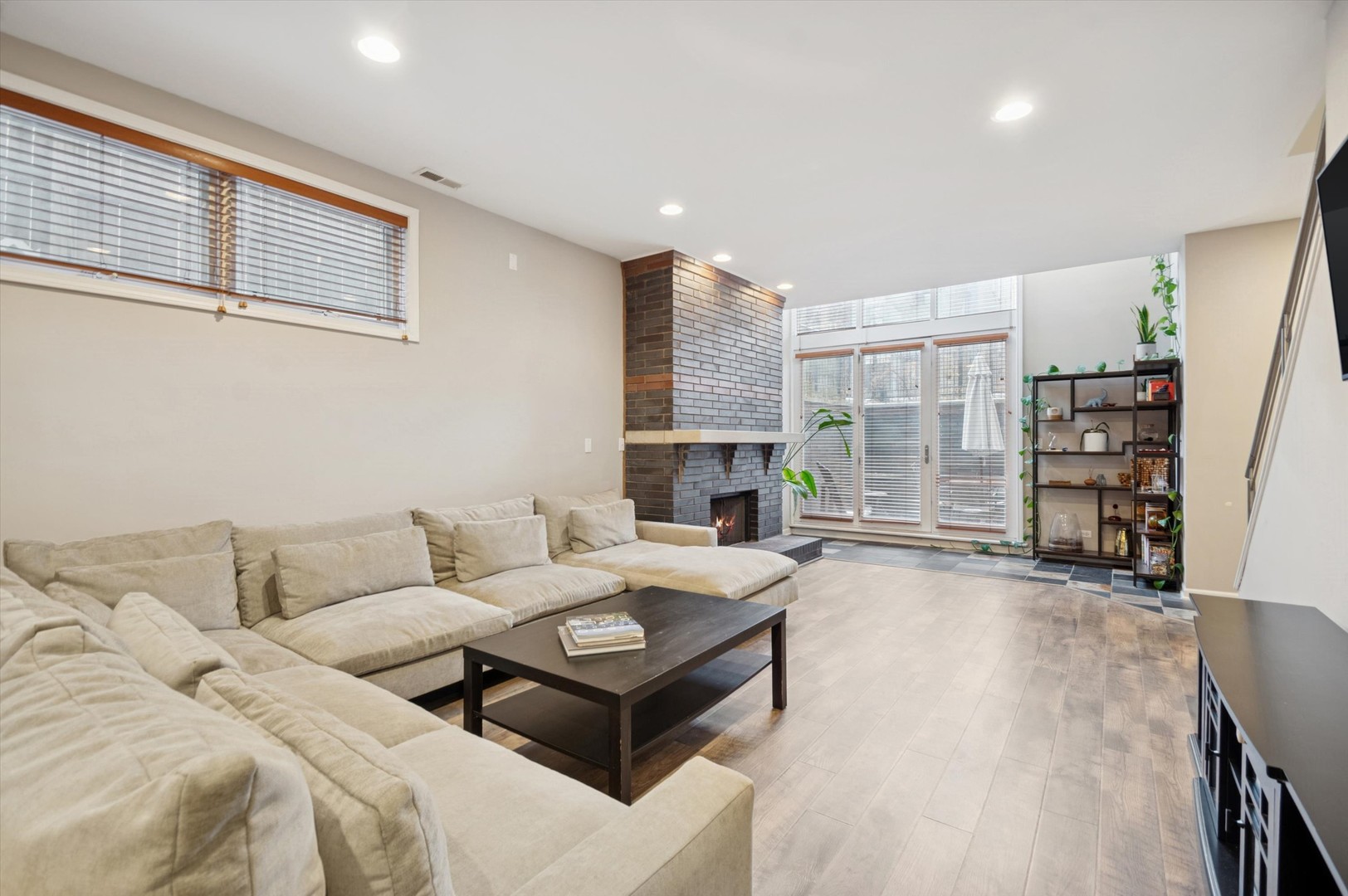 1407 N Campbell Avenue Unit: 1