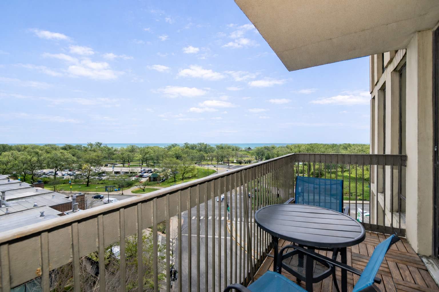 1660 N La Salle Drive Unit: 811