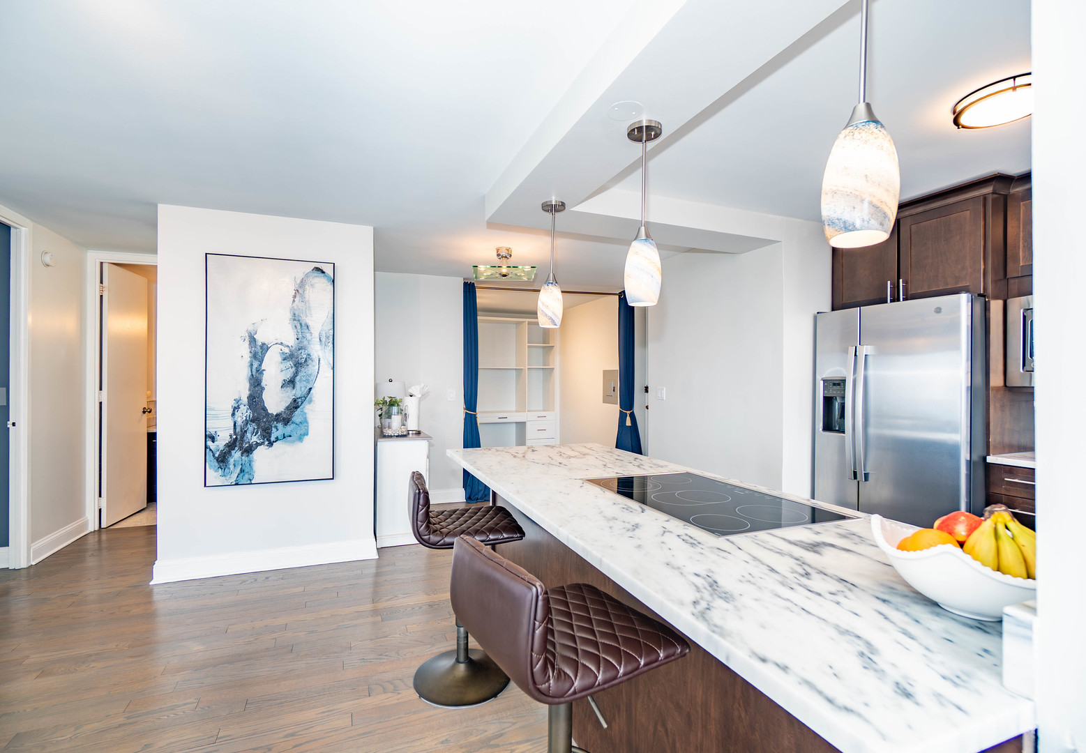 1660 N La Salle Drive Unit: 811