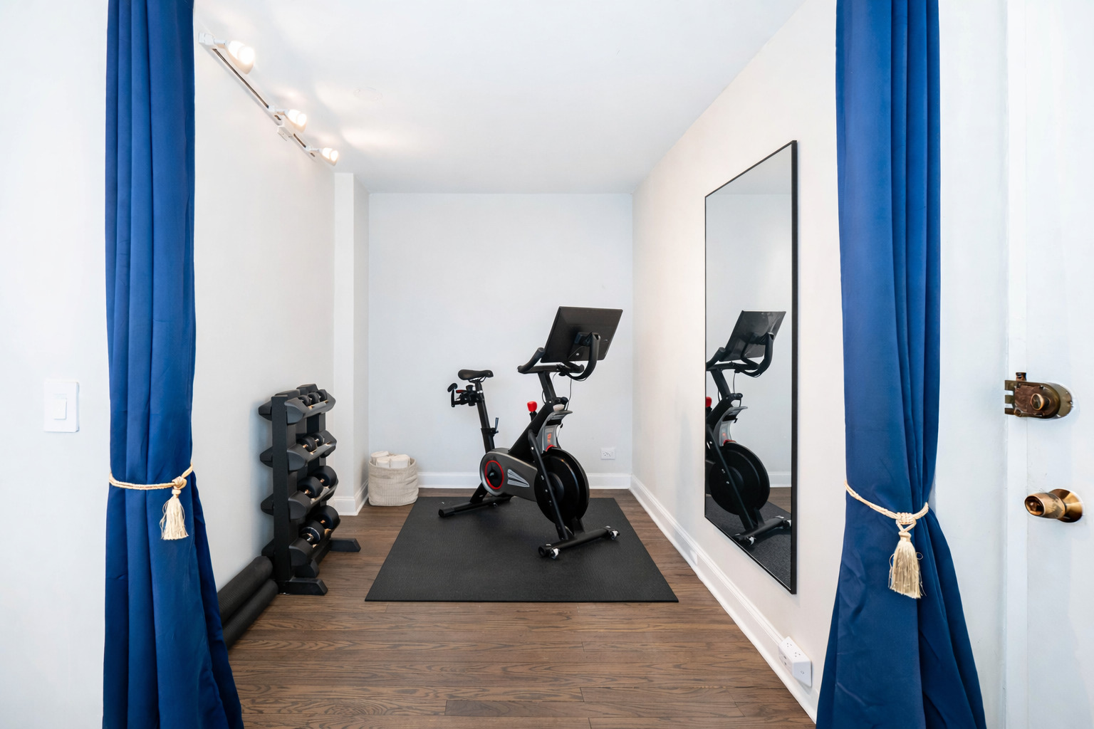 1660 N La Salle Drive Unit: 811
