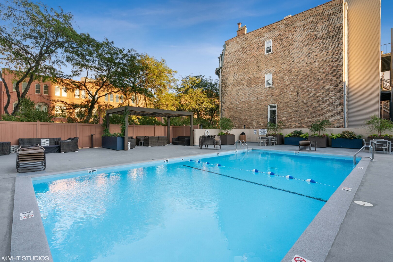 1660 N La Salle Drive Unit: 811