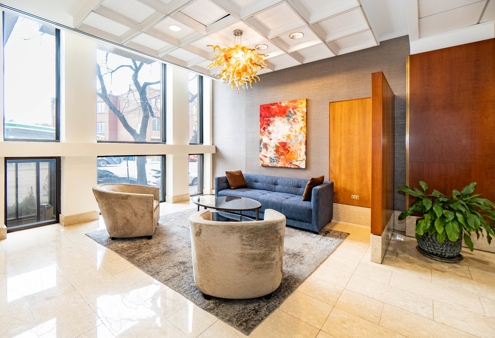 1660 N La Salle Drive Unit: 811