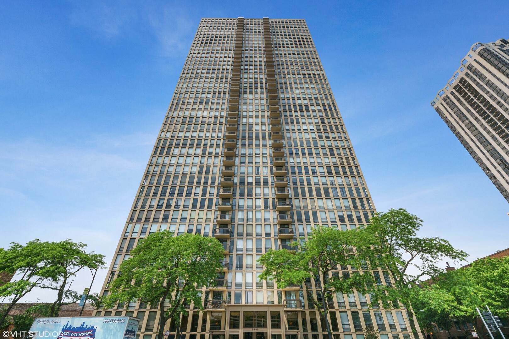 1660 N La Salle Drive Unit: 811