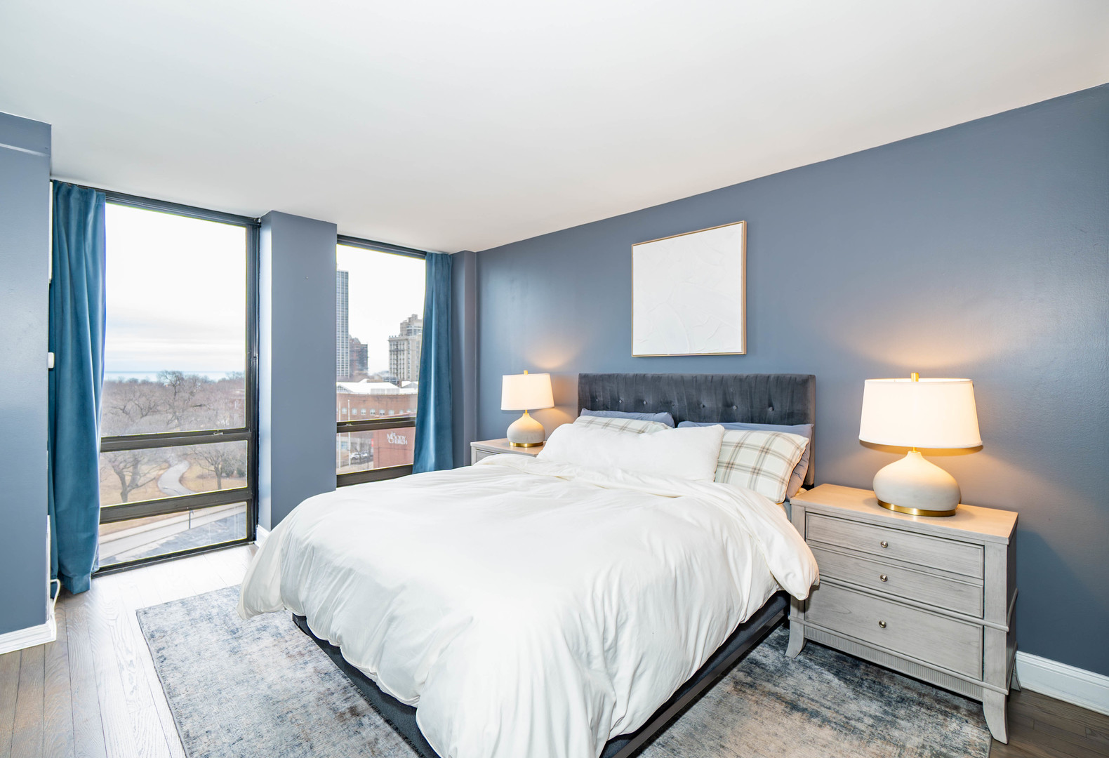 1660 N La Salle Drive Unit: 811