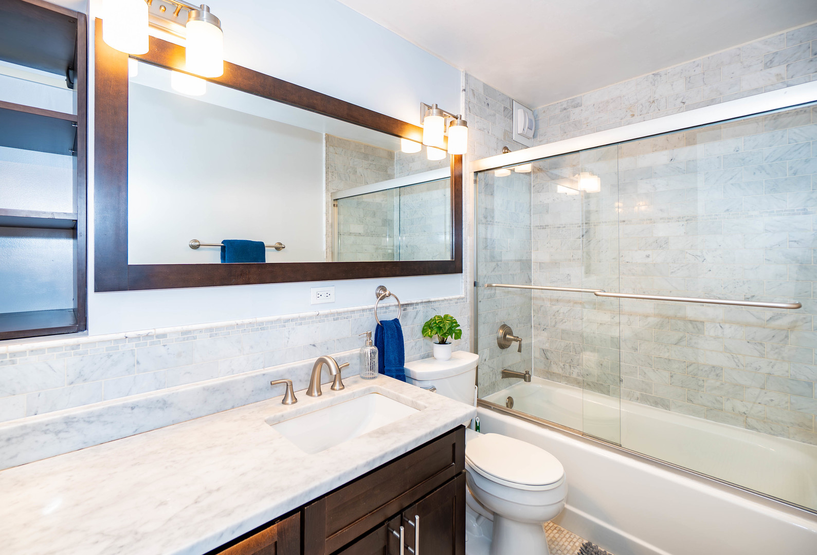 1660 N La Salle Drive Unit: 811