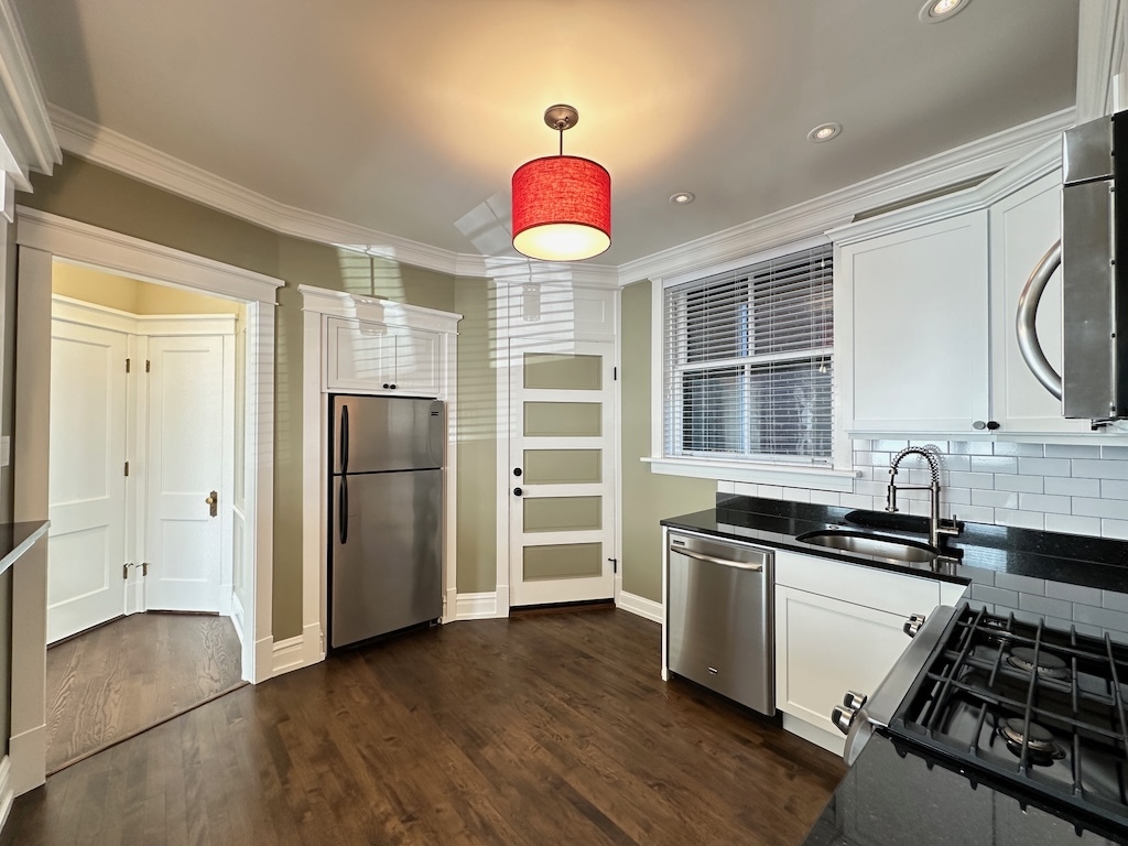 1938 W Berenice Avenue Unit: 1