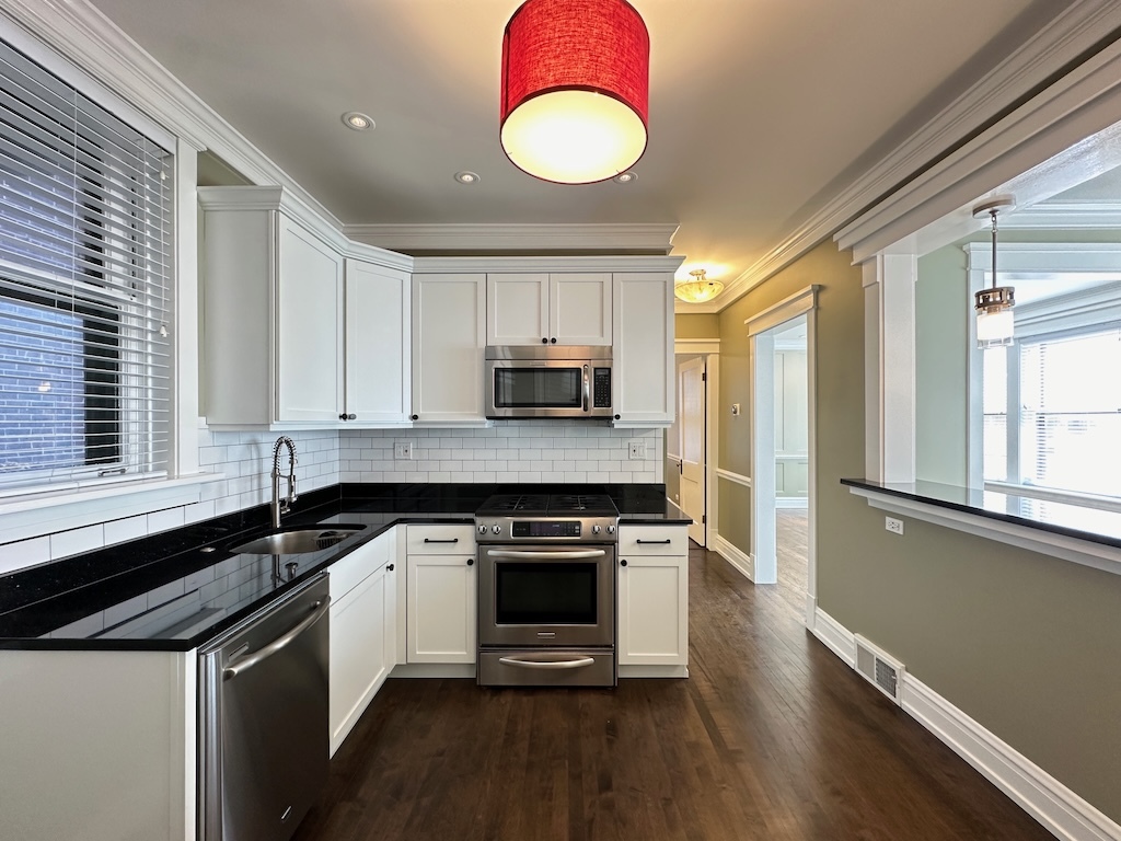 1938 W Berenice Avenue Unit: 1