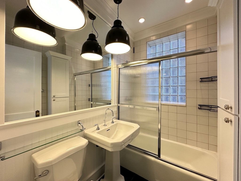 1938 W Berenice Avenue Unit: 1