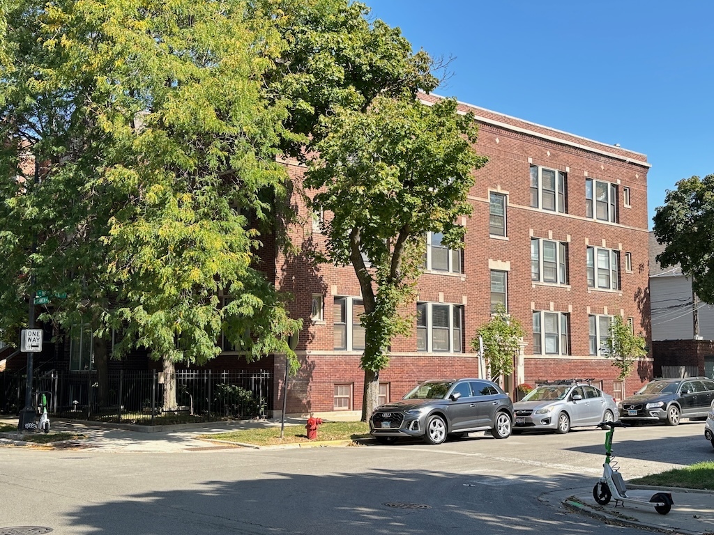 1938 W Berenice Avenue Unit: 1