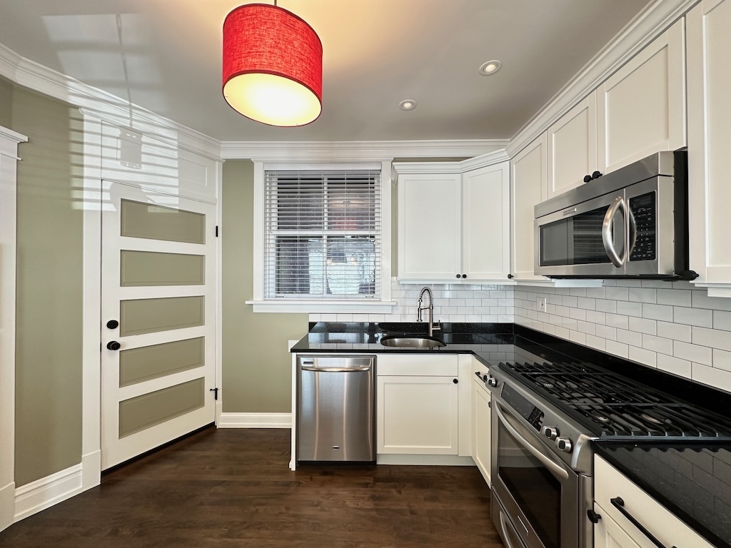 1938 W Berenice Avenue Unit: 1