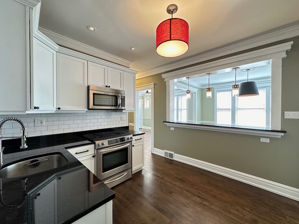 1938 W Berenice Avenue Unit: 1