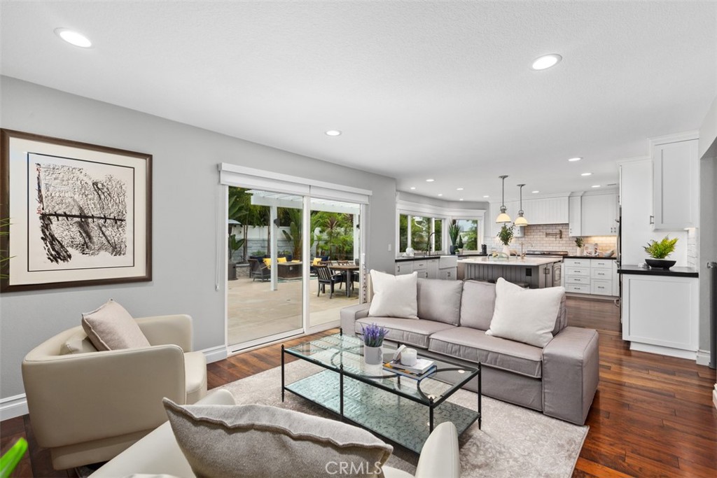 26505 Avenida Veronica