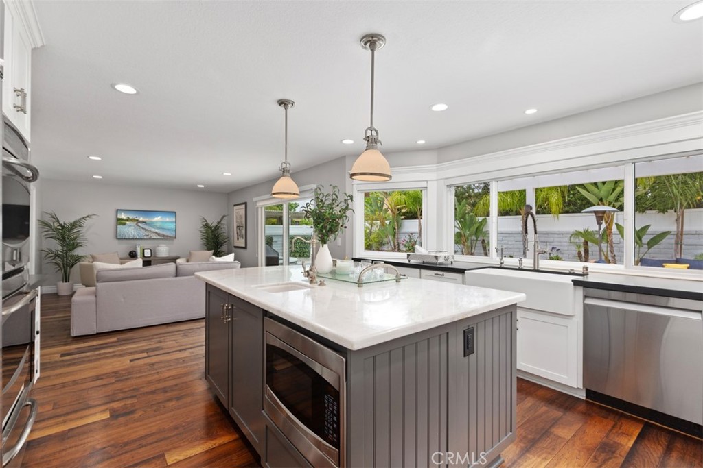 26505 Avenida Veronica