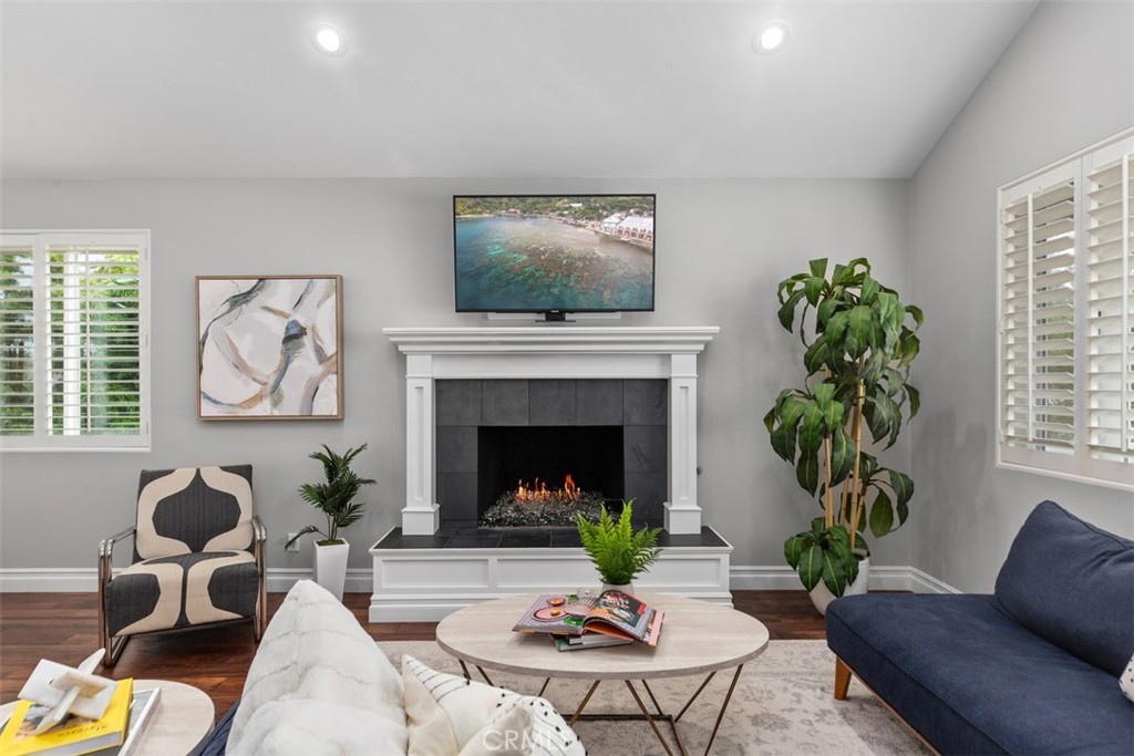 26505 Avenida Veronica